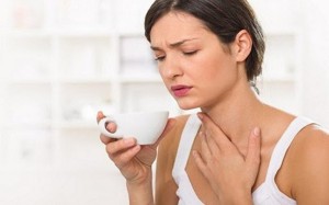 Phải làm gì khi viêm họng cấp lúc thời tiết chuyển mùa