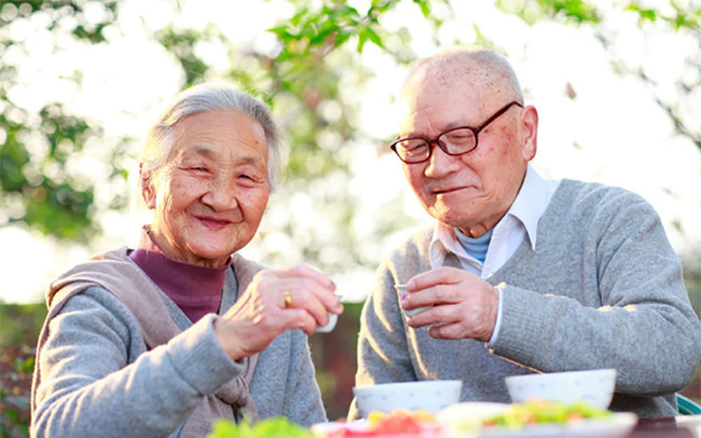 Dùng nấm linh chi giúp người cao tuổi gia tăng tuổi thọ