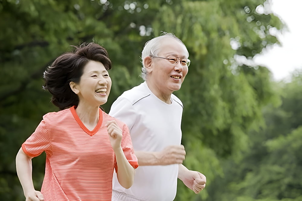 Khi cơ thể khỏe mạnh và tràn đầy năng lượng, người cao tuổi sẽ vui vẻ, yêu đời hơn