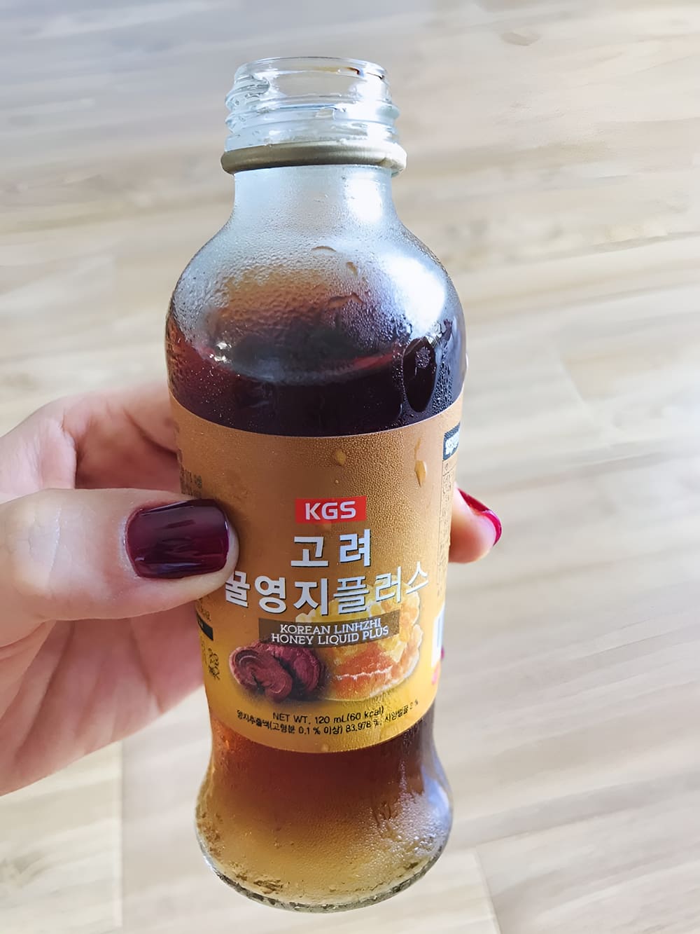 Nước linh chi Hàn Quốc có thể bảo quản lạnh trước khi uống giúp giải nhiệt, giải khát