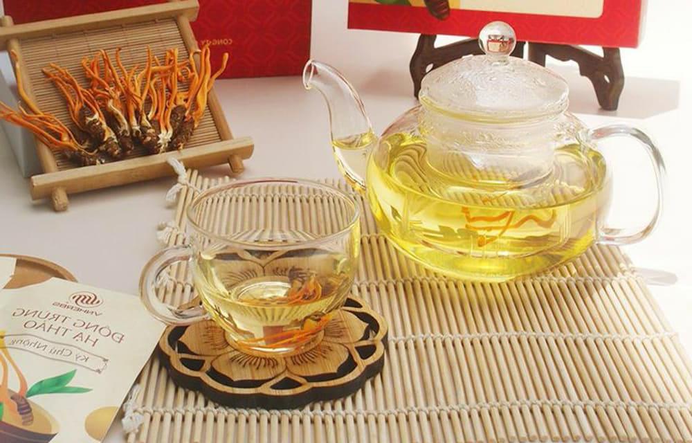 Pha trà là cách sử dụng đông trùng hạ thảo được ưa chuộng nhất 