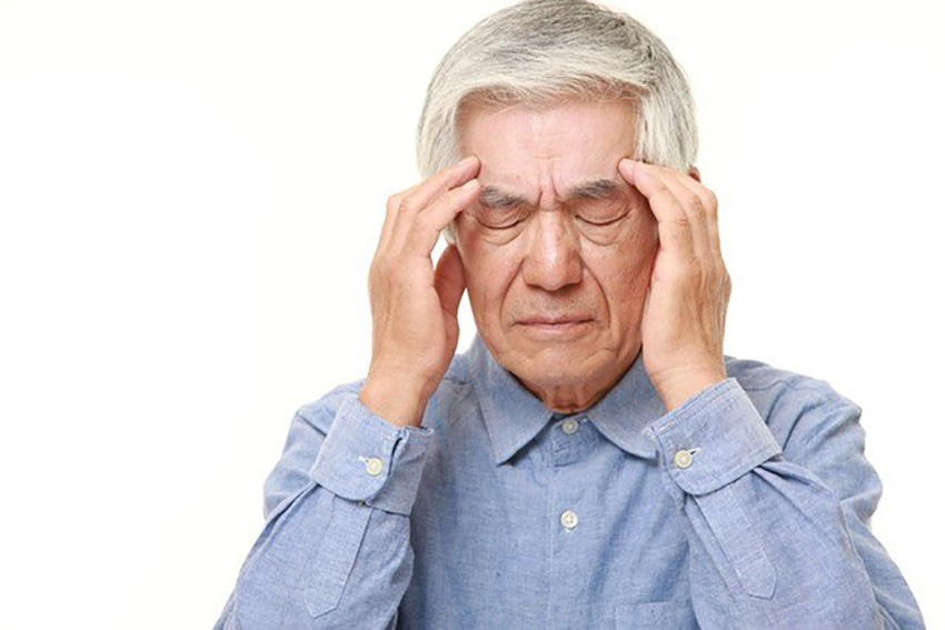 Sa sút trí tuệ gây ảnh hưởng đến sức khỏe của chính người cao tuổi và những người xung quanh