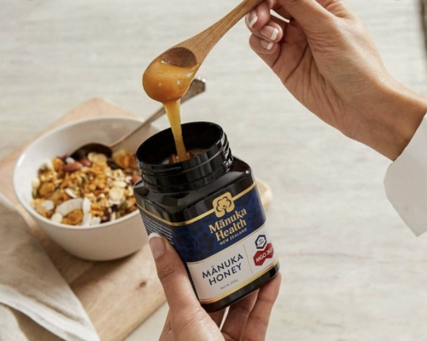Người viêm đại tràng chỉ nên dùng mật ong Manuka với liều lượng hợp lý