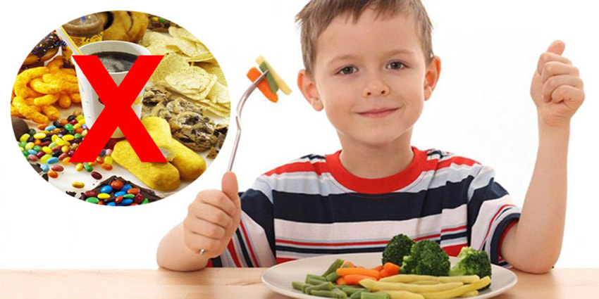 Khi trẻ bị ho, không nên cho trẻ ăn các thực phẩm ngọt, thay vào đó hãy cho bé ăn nhiều rau xanh