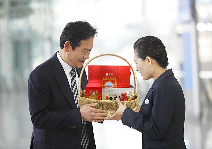 Giỏ quà trung thu sức khỏe trở thành lựa chọn được nhiều người ưa chuộng để tặng đối tác, khách hàng