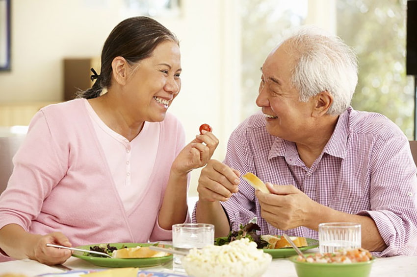 Người cao tuổi cần thực hiện chế độ dinh dưỡng đa dạng để cải thiện sức khỏe não bộ