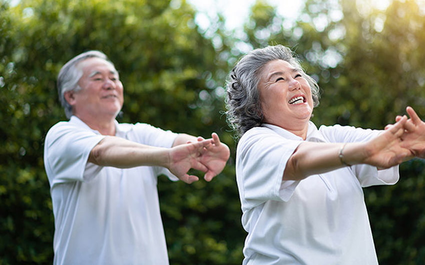 Thói quen tập luyện thể thao mỗi ngày giúp sức khỏe người lớn tuổi được cải thiện