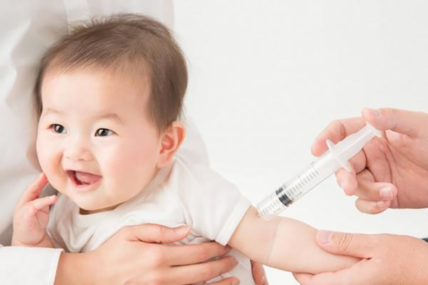 Tiêm vắc xin giúp giúp bé chống bệnh hiệu quả