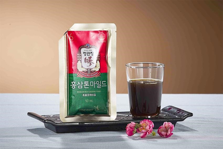 Nước hồng sâm Hàn Quốc là sản phẩm giúp giải nhiệt và tăng cường miễn dịch hiệu quả trong những ngày hè