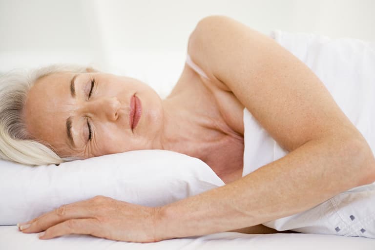 Người cao tuổi sẽ có giấc ngủ sâu hơn khi dùng hồng sâm thường xuyên