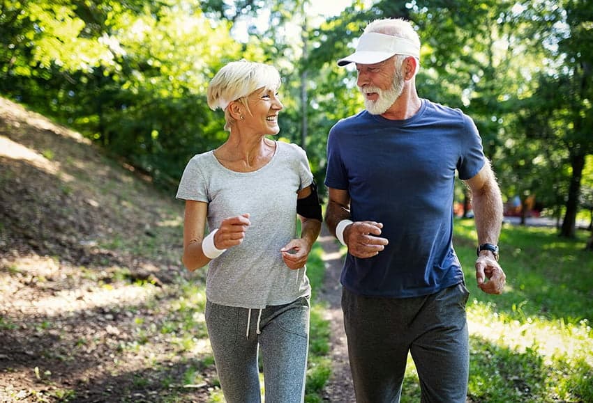 Người cao tuổi có thể chọn chạy bộ nếu sức khỏe tim mạch cho phép