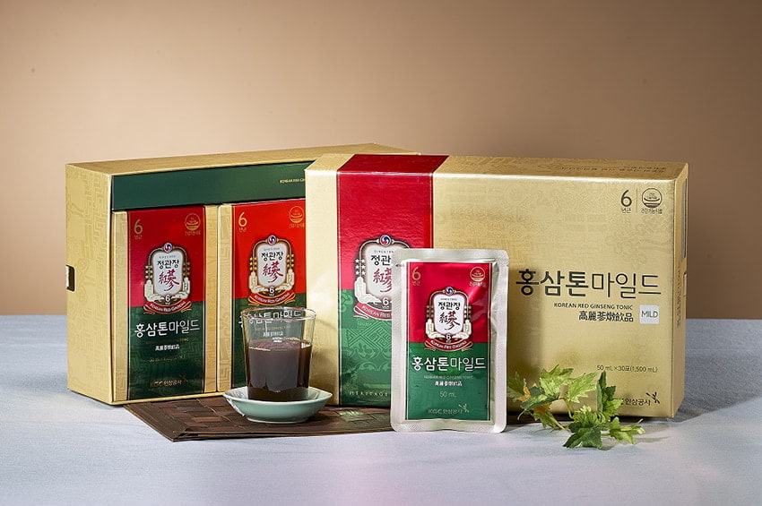 Nước hồng sâm Chính Phủ Hàn Quốc KGC là sản phẩm được nhiều người yêu thích nhờ chất lượng vượt trội và mẫu mã quà tặng cao cấp, sang trọng