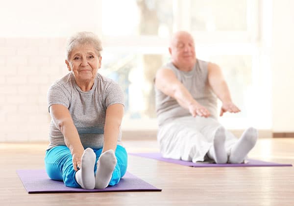 Tập thể thao nhẹ nhàng trong nhà giúp người cao tuổi khỏe mạnh hơn